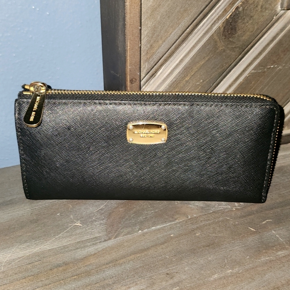Michael Kors Saffiano Leather Zip Wallet